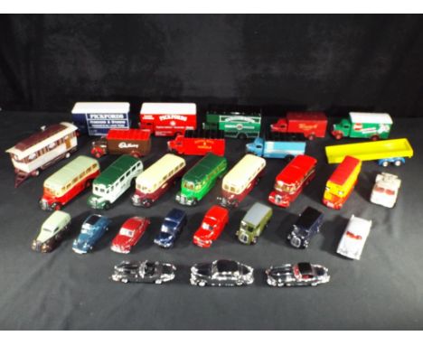 Diecast - Corgi - 29 unboxed Corgi diecast vehicles in various scales to include Saab 96, chrome plated Jaguar E type, Morris