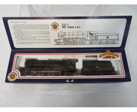 Bachmann Branch-Line - an OO scale Gresley V2 class 2-6-2 locomotive with tender, op no 60903, BR green livery,  double chimn