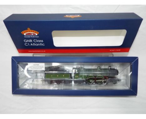 Bachmann Branch-Line - an OO scale model locomotive 4-4-2 Atlantic C1 Class with tender, 21 DCC,  op no 272 GNR green livery,