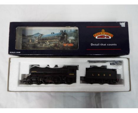 Bachmann Branch-Line - an OO scale model locomotive 4-6-0 with tender, op no 1040 'Roedeer'  Thompson B1, BR black livery, # 