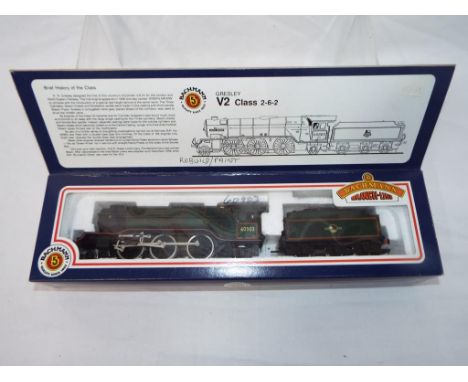 Bachmann - an OO scale model locomotive 2-6-2 Gresley V2 class op no 60903, BR green livery, double chimney # 31-554, with te