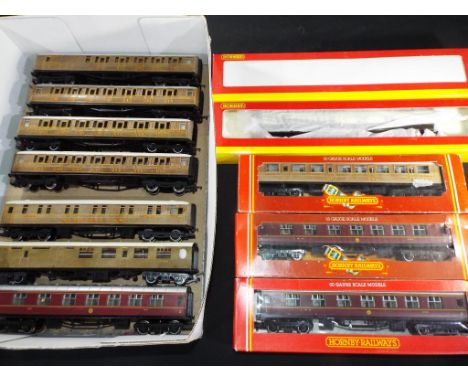 Hornby - twelve passenger carriages, LMS, LNER and GWR livery, vary from ex to m, 7 unboxed, 5 boxed