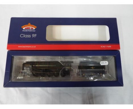 Bachmann Branch-Line - an OO scale model locomotive 2-10-0 with tender, 8 DCC,  op no 92220 'Evening Star', BR green livery, 