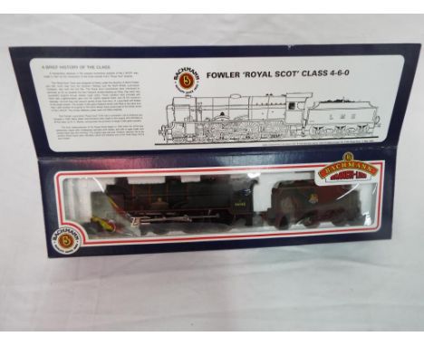 Bachmann - an OO scale model locomotive 4-6-0 Fowler Royal Scot Class op no 46148 'The Manchester Regiment', BR green livery,