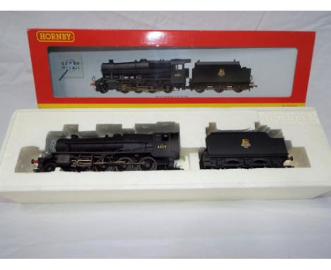 Hornby - an OO scale model 2-8-0 locomotive and tender, class 8F weathered Super Detail op no 48119 # R 2395, appears mint in