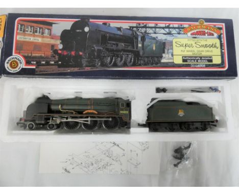 Bachmann Branch Line - an OO gauge 4-6-0 locomotive and tender, Maunsell 'Lord Nelson' class, op no 30852 'Sir Walter Raleigh