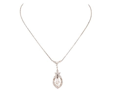 Art Déco zierliches Collier mit Diamanten und kleinen Onyxeinlagen, mittig abhängend 1 Altschliff-Diamanttropfen von ca. 0,5 