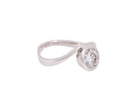Solitärring mit Brillant von ca. 1 ct, ca. LGW-GW (J-K)/SI2, WBW: ca. 4.500 €, WG 18K, 3,9 g, RW: 51, Ende 20. Jh., Tragespur