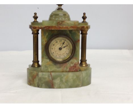 ONYX DRESSING TABLE CLOCK WITH BRASS COLUMN DETAIL, 19CM 