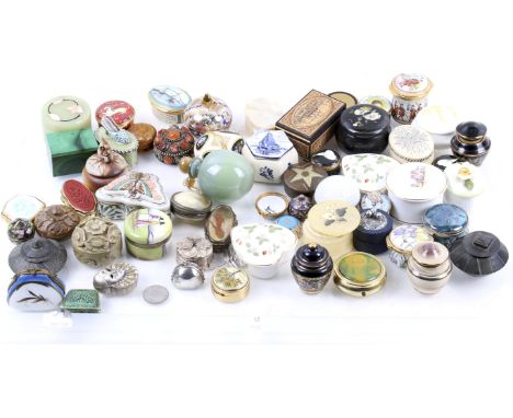 A collection of trinket boxes. Including two Wedgwood 'Wild Strawberry' boxes, a silver rimmed porcelain box, white metal box