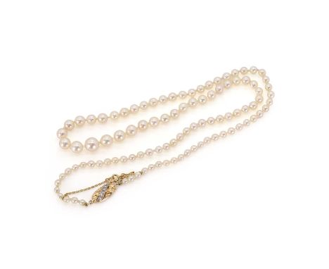 A single row graduated cultured pearl necklace, a row of graduated cultured pearls, 3.00mm to 7.50mm, untested, strung knotte