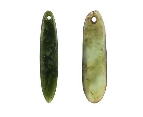 * New Zealand. A 19th century Maori greenstone / nephrite jade ear pendant ( koru pounamu ), of long plain form, pierced for 