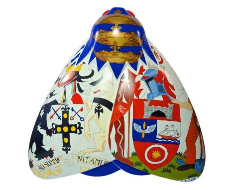 16 – AMY’S COAT OF ARMS - Design by: Roger RoachArtist: Sarah TaylorSponsor: Hull City CouncilAbout the Design:The artist beh