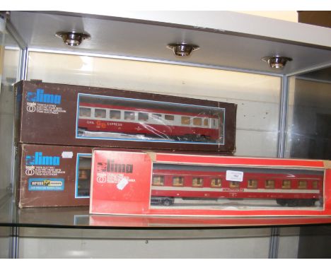 Three boxed Lima 0 gauge carriages