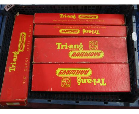 Triang "OO" Gauge #R.159 Double Ended Diesel Locomotive T.C. Series (2), Trans-Continental Observation Vista Car ' 20425',  #
