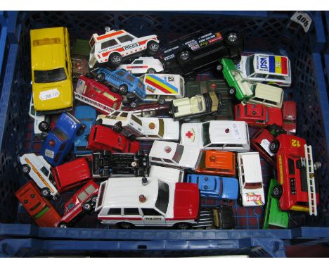 A Quantity of Diecast and Plastic Model Range Rovers of Varying Scale, by Matchbox, Corgi, Majorett and others, including Pol