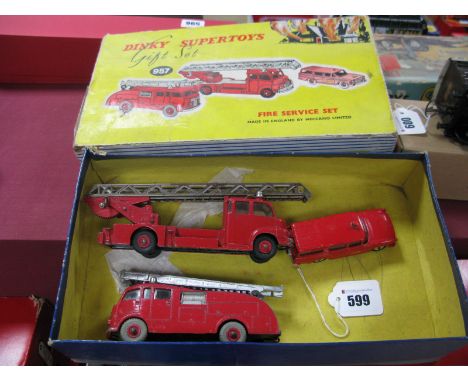 Dinky Supertoys Gift Set No 957 'Fire Service Set', comprising No 956 turntable fire escape/No 955 fire engine and Fire Chief