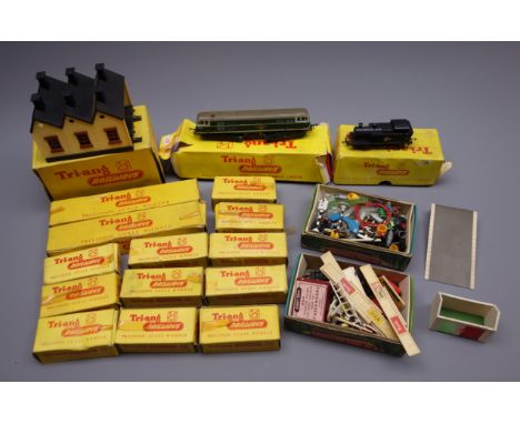 Tri-ang TT gauge - Class 31 Diesel A1A-A1A locomotive No.D5501, in poor box, Jinty 0-6-0 Tank locomotive No.47607, boxed, two