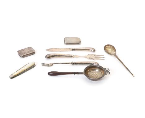A collection of silver items, a silver three piece serving set, cased, a silver St Dunstan replica spoon, cased, a silver str