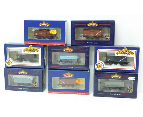 Eight Bachmann Branch Line 00 gauge model rail wagons, boxed 