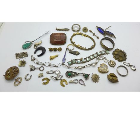 Vintage jewellery for spares or repair 