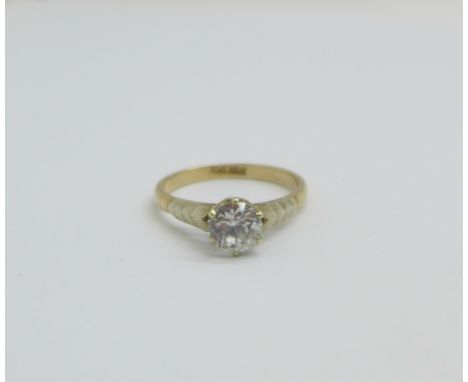 A 9ct gold and white stone ring, 1.7g, K 