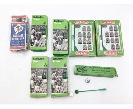 Vintage 1970s Subbuteo pieces, some boxed 