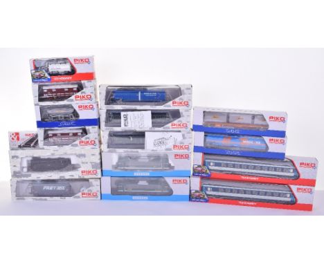 Piko locomotives and rolling stock, 50067 SNCF 0-10-0 50-904 tank engine, 96505 BB 25664 electric locomotive, 96511 BB 8634 e