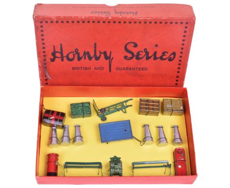 Hornby Series Boxed 0 Gauge Railway Accessories Set No 4,tinplate miniature luggage, milk cans, truck, platform ticket machin