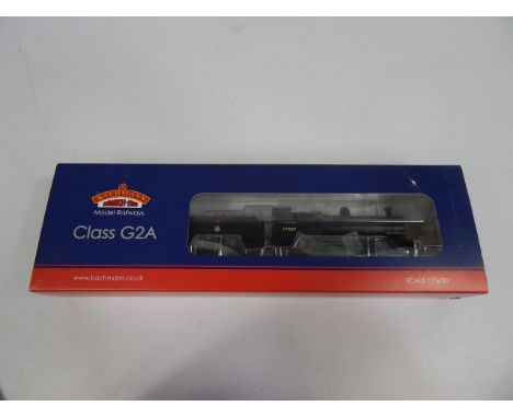 A Bachmann OO-gauge Class G2A 1:76/00-gauge locomotive no. 49287 and tender, 5cm high. (boxed)