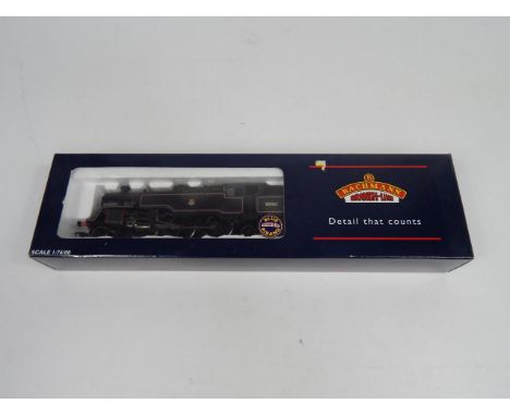 A Bachmann OO-gauge 1:76 locomotive no. 0061 and tender, 5cm high. (boxed)