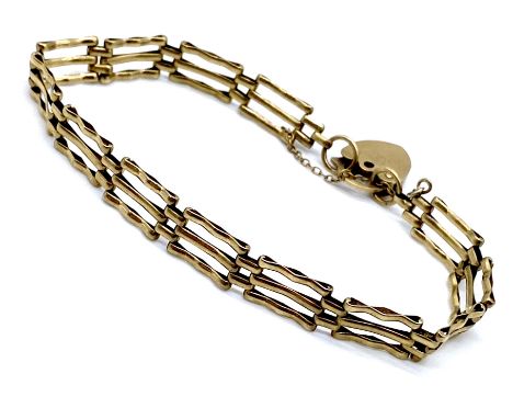 A 9ct gold gate bracelet, weight 4.9g