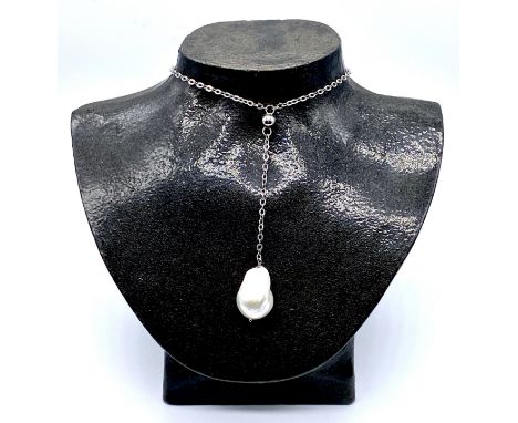 A white baroque pearl sterling silver 925 necklace -10.4g total weight.