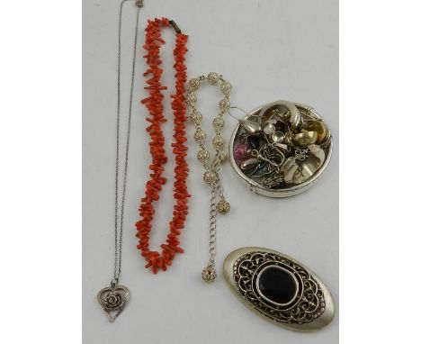 A quantity of jewellery, to include a coral necklace, a silver bangle, a silver bracelet, etc. 