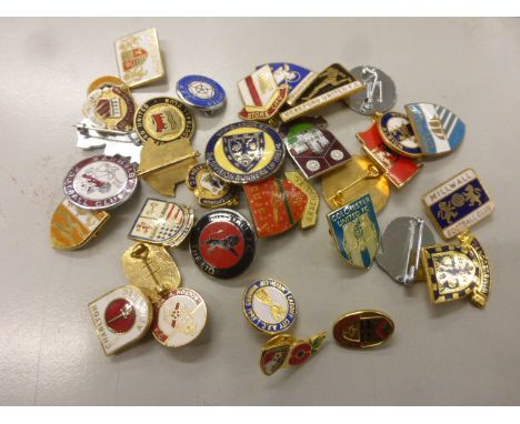 Football, a collection of 30+ enamel badges, circa 1960s - 1980s, all Football League club issues