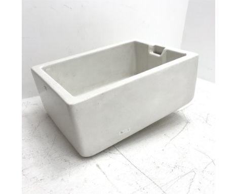 White enamel Belfast sink, W61cm, H26cm, D46 - Condition Report 