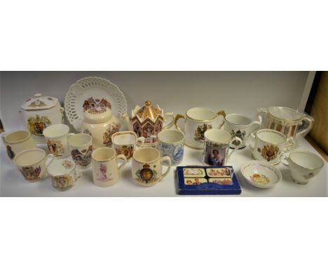 Royal Commemorative Ware - a Spode loving cup, golden Jubilee of Queen Elizabeth II 1952 - 2002; a Royal Doulton Golden Jubil