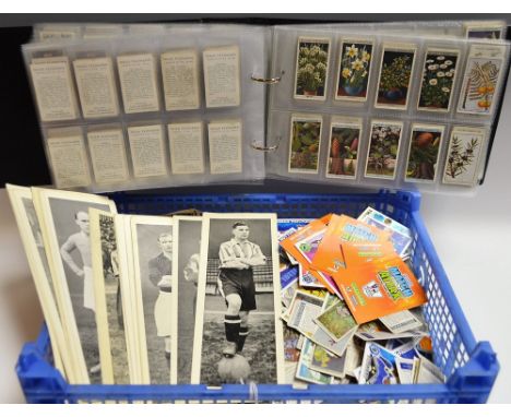 Cigarette &amp; Trade Cards - loose and in albums, noted Topical Timer panel portraits