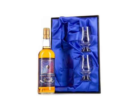 CHAMPIONS LEAGUE FINAL 2002 MALT WHISKY PRESENTATION SET,unnamed 12 year old single malt whisky, 70cl, 40% vol., in fitted bo