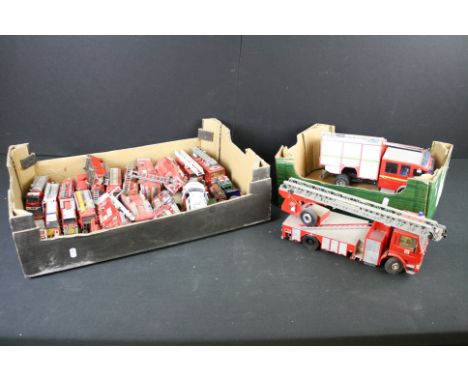 28 Fire Engine models, mainly diecast and plastic examples to include Dinky 955 Fire Engine x 2, other Dinky models, Matchbox