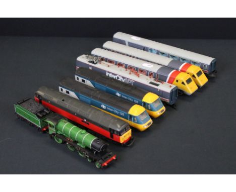 Group of model railway to include Hornby OO gauge Arsenal locomotive, Hornby City og Derby car, Hornby BR set, Lima The Glouc