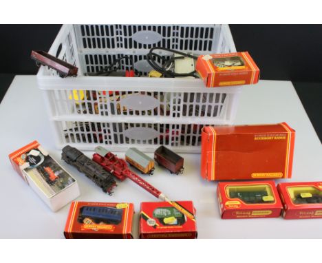 Quantity of OO gauge and Hornby Dublo model railway to include Hornby R779 0-4-0 Loco Desmond in damaged box, 5 x boxed items