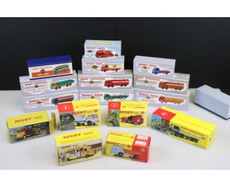 17 Boxed Atlas Dinky diecast models to include 901, 942, 934, 905, 943 x 2, 32E, 514, 920, 917, 512, 587, 588, 435, 935, 434 
