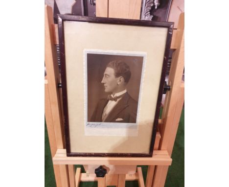 Aquatint print Portrait of well dressed gentleman 28 x 40cm