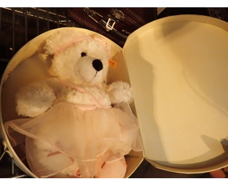 Unboxed Steiff bear in suitcase 