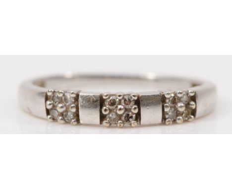 A 9ct white gold diamond half eternity ring, N, 1.7g