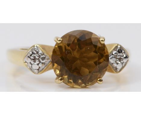 A 9ct gold citrine dress ring, 9mm diameter citrine, N, 3.2g