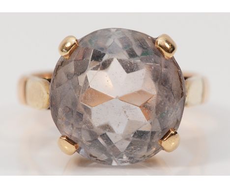 A 9ct gold light pink gemstone cocktail ring, 13mm diameter gemstone, M, 5.8g