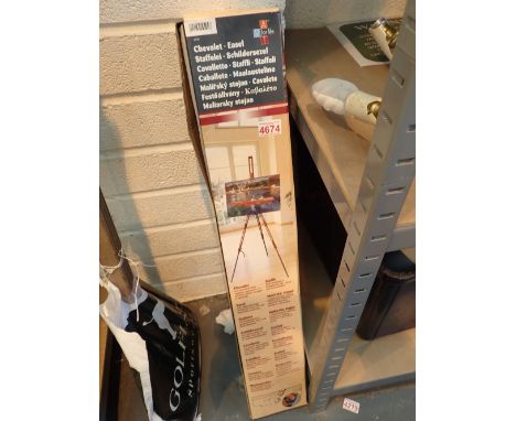 Boxed wooden artists easel 