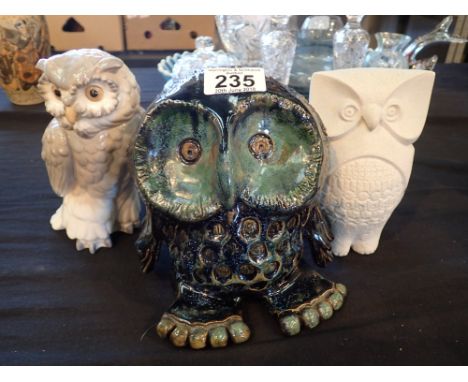 Three ceramic owls with one Nao 